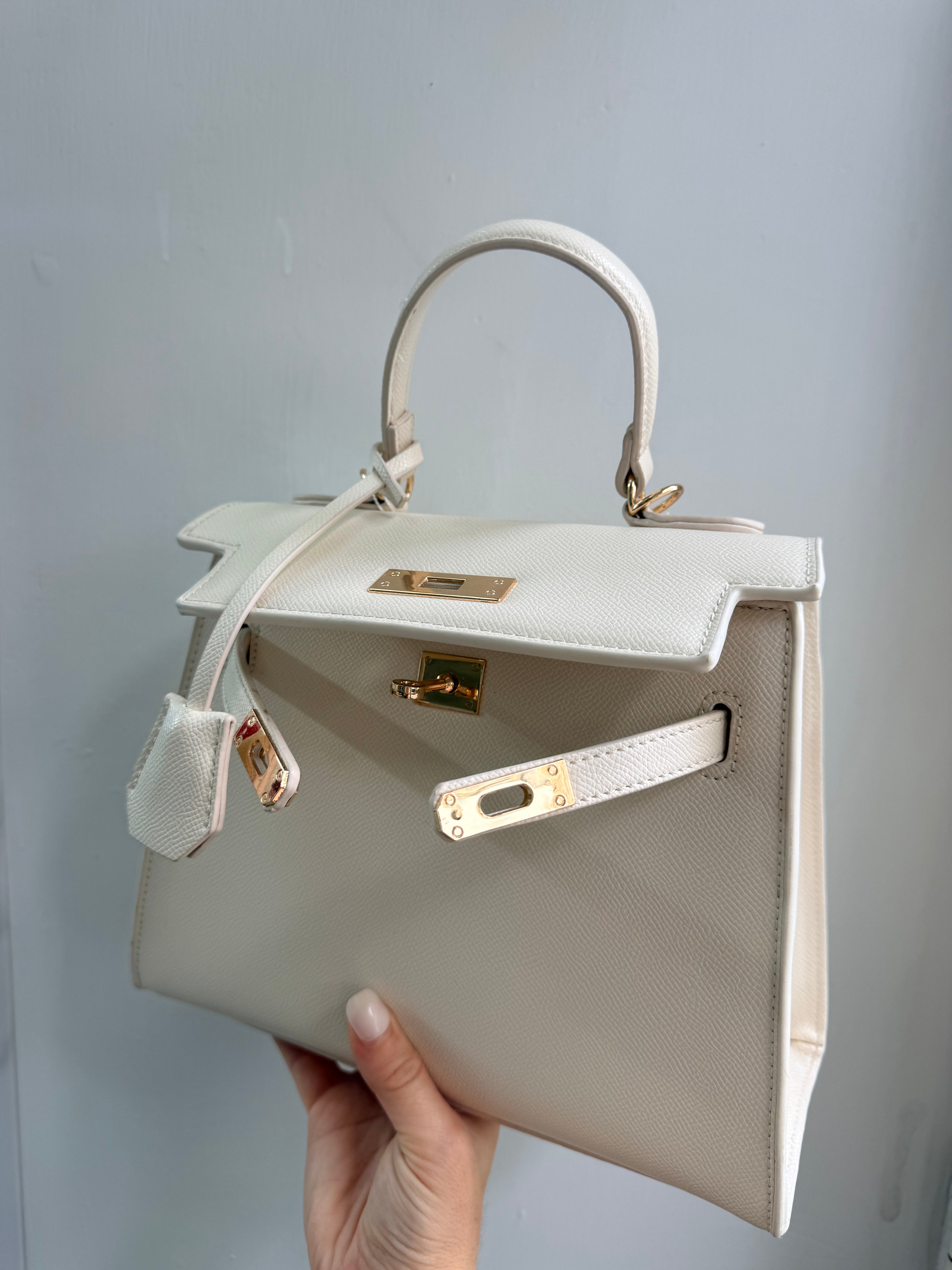 Borsa Nina