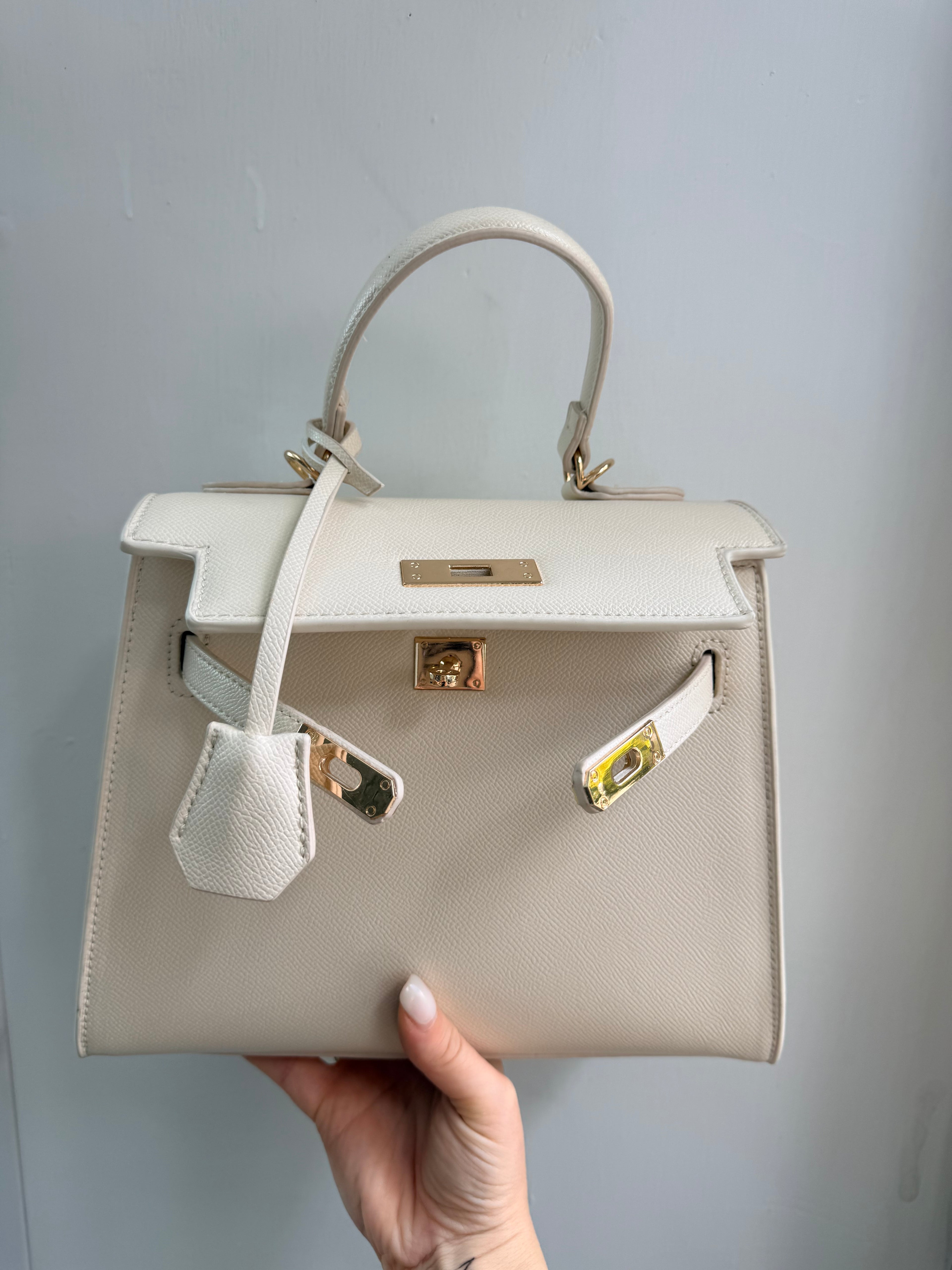 Borsa Nina